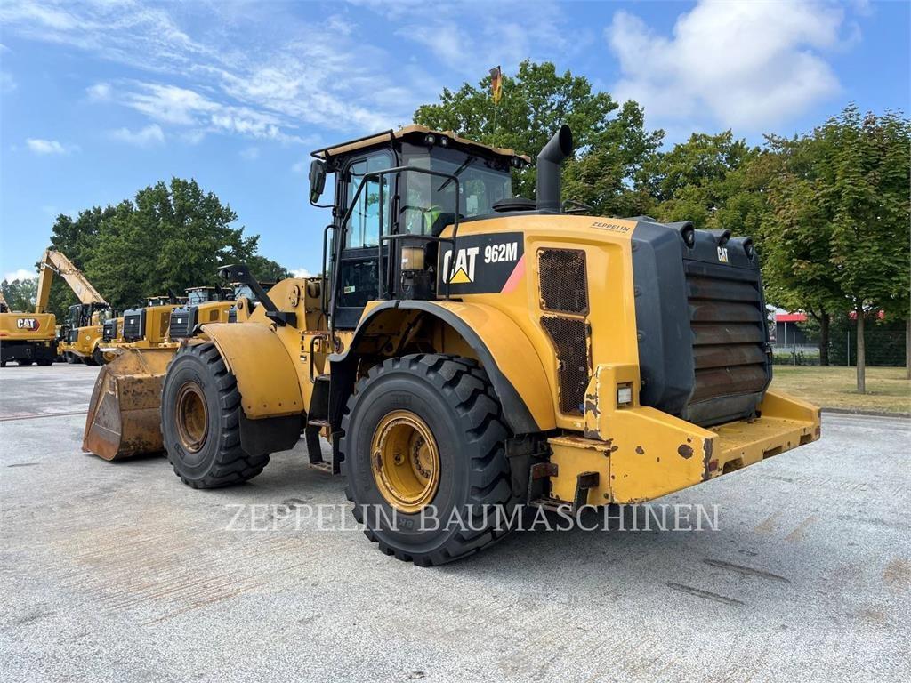CAT 962M Gumikerekes homlokrakodók