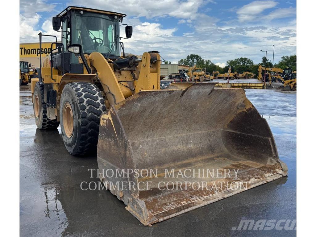 CAT 962M Gumikerekes homlokrakodók