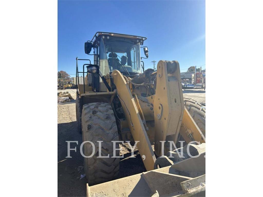 CAT 962M Gumikerekes homlokrakodók