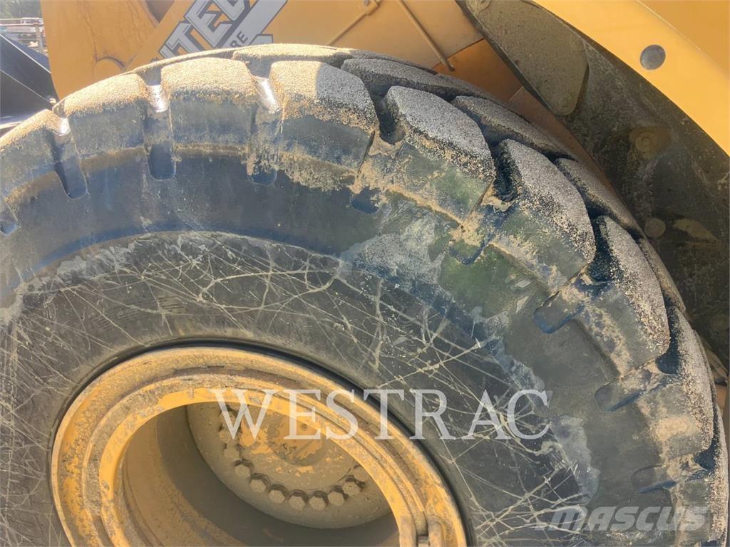 CAT 962M Gumikerekes homlokrakodók