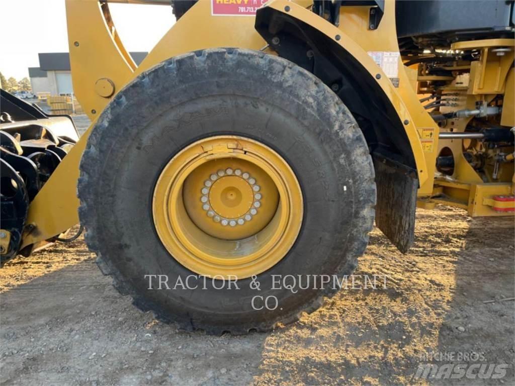 CAT 962M Gumikerekes homlokrakodók