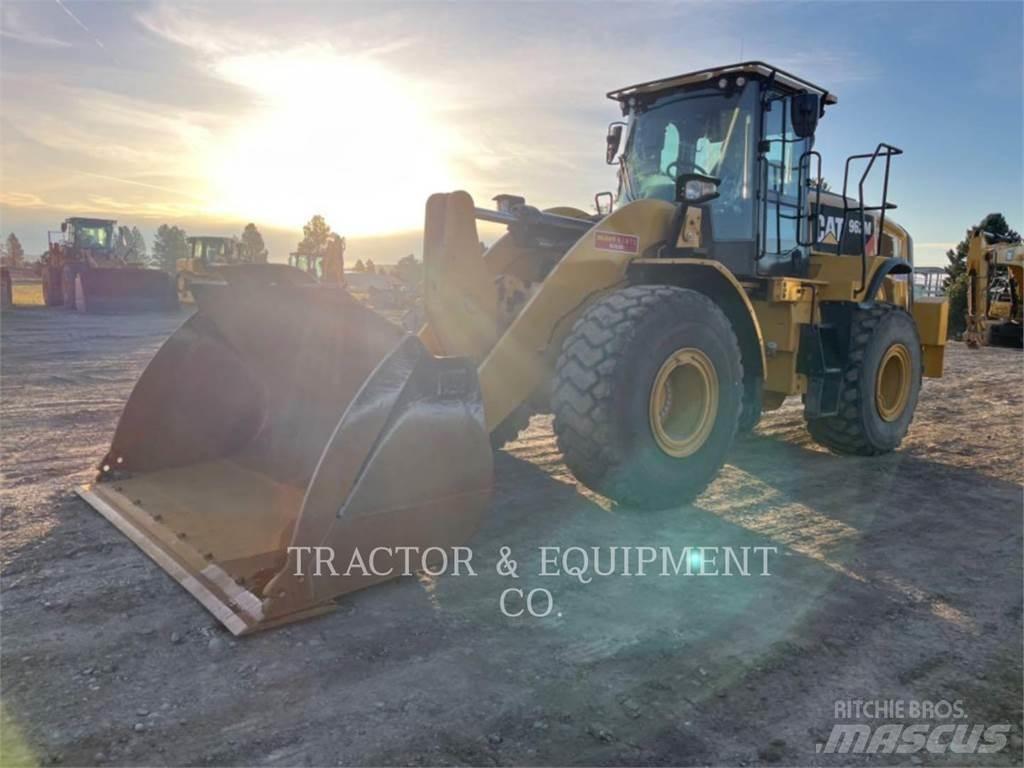 CAT 962M Gumikerekes homlokrakodók