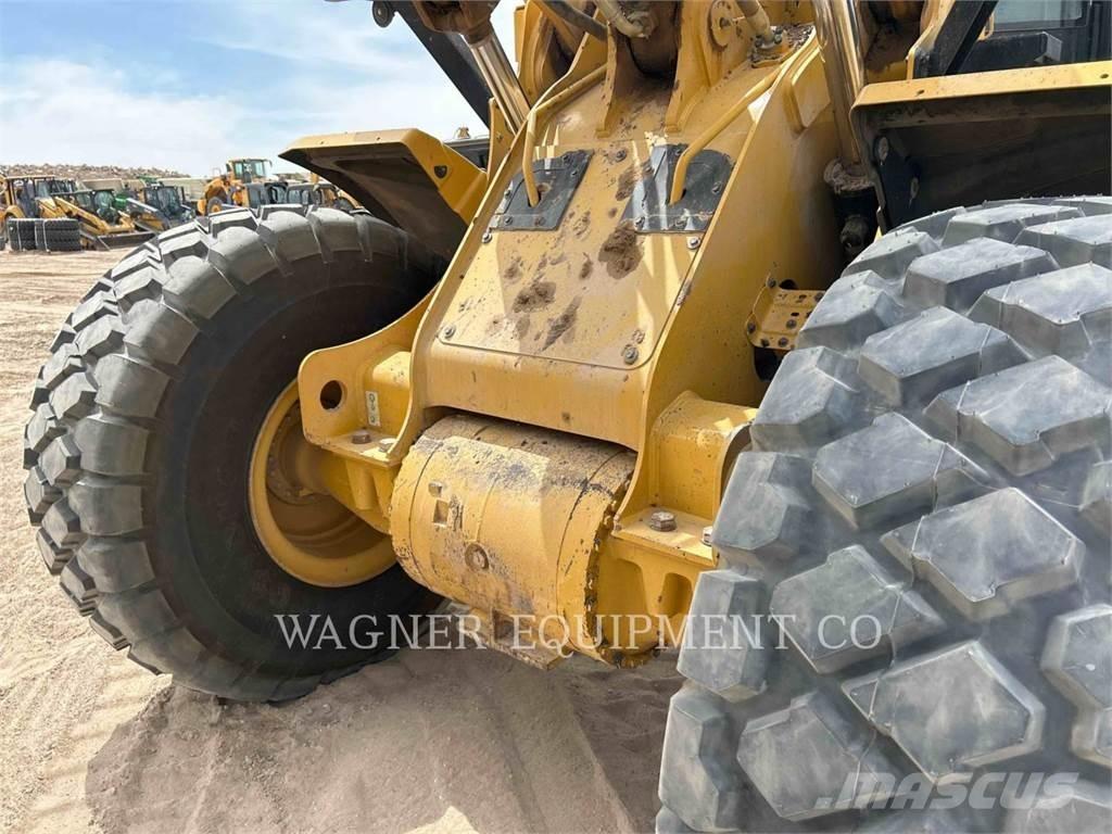 CAT 962M FC Gumikerekes homlokrakodók