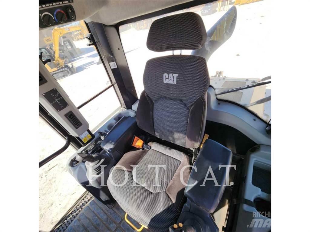 CAT 963 Lánctalpas homlokrakodók