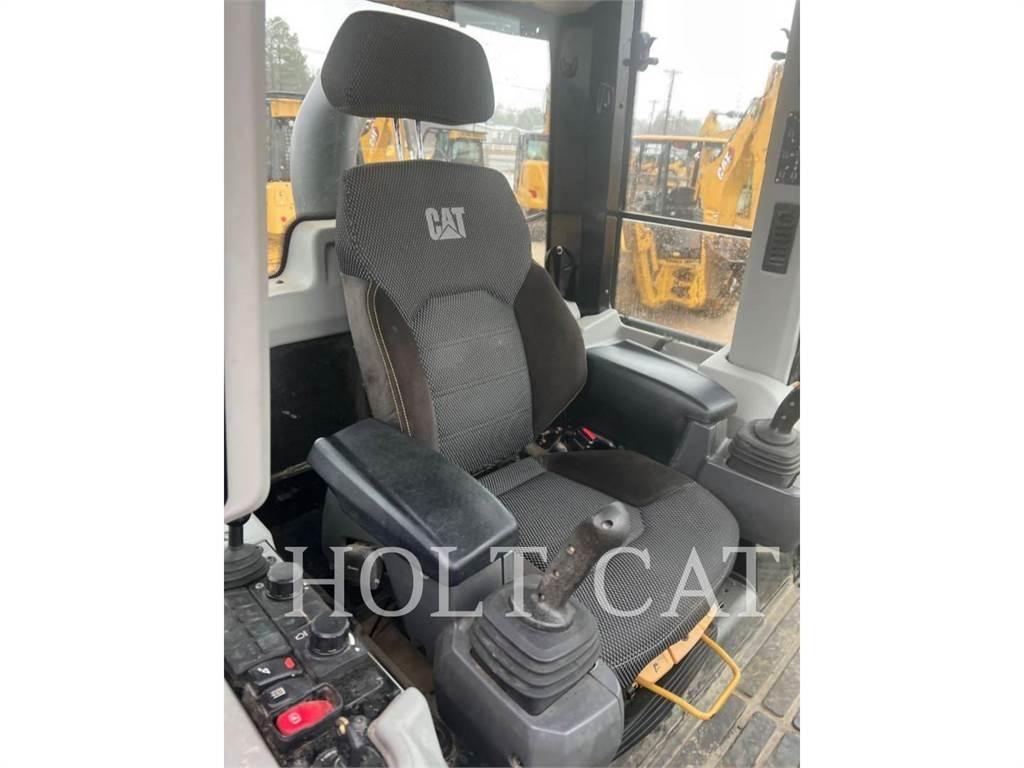 CAT 963 Gumikerekes homlokrakodók