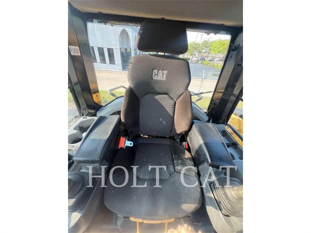 CAT 963 Lánctalpas homlokrakodók