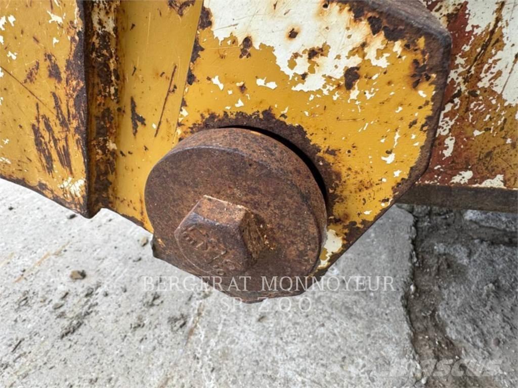 CAT 963C Lánctalpas homlokrakodók