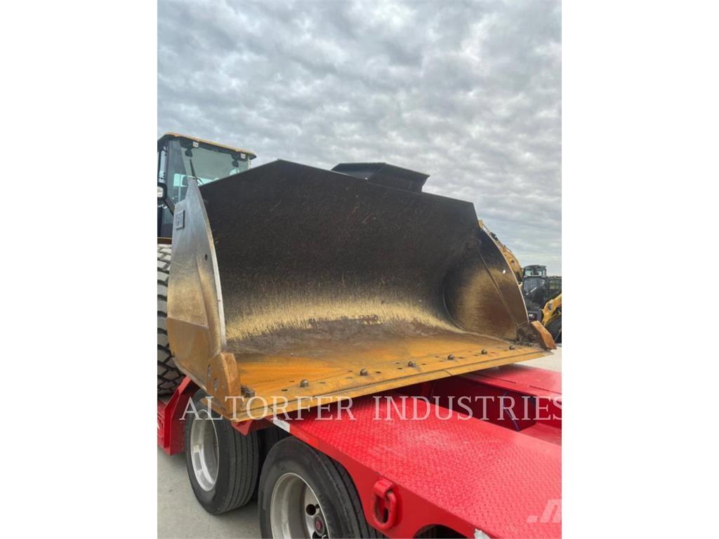 CAT 966-01GC Gumikerekes homlokrakodók