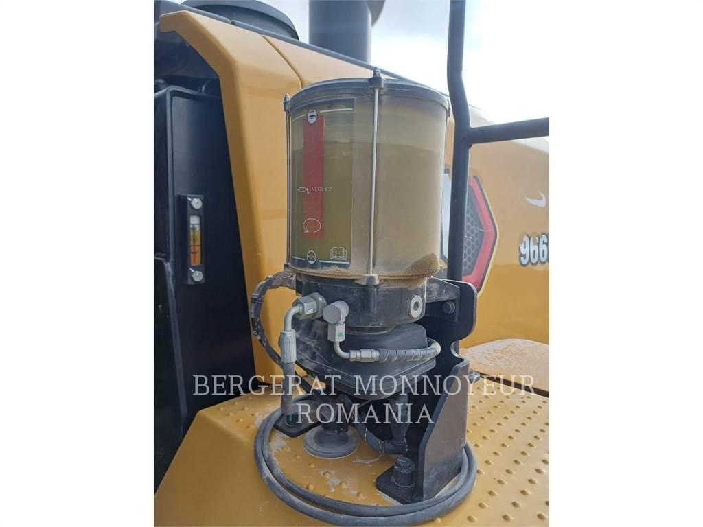 CAT 966 M Gumikerekes homlokrakodók