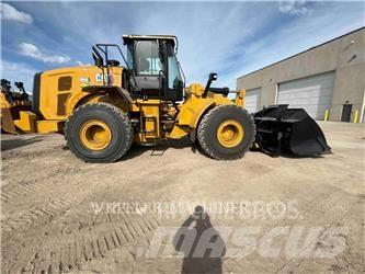 CAT 966 QC Gumikerekes homlokrakodók