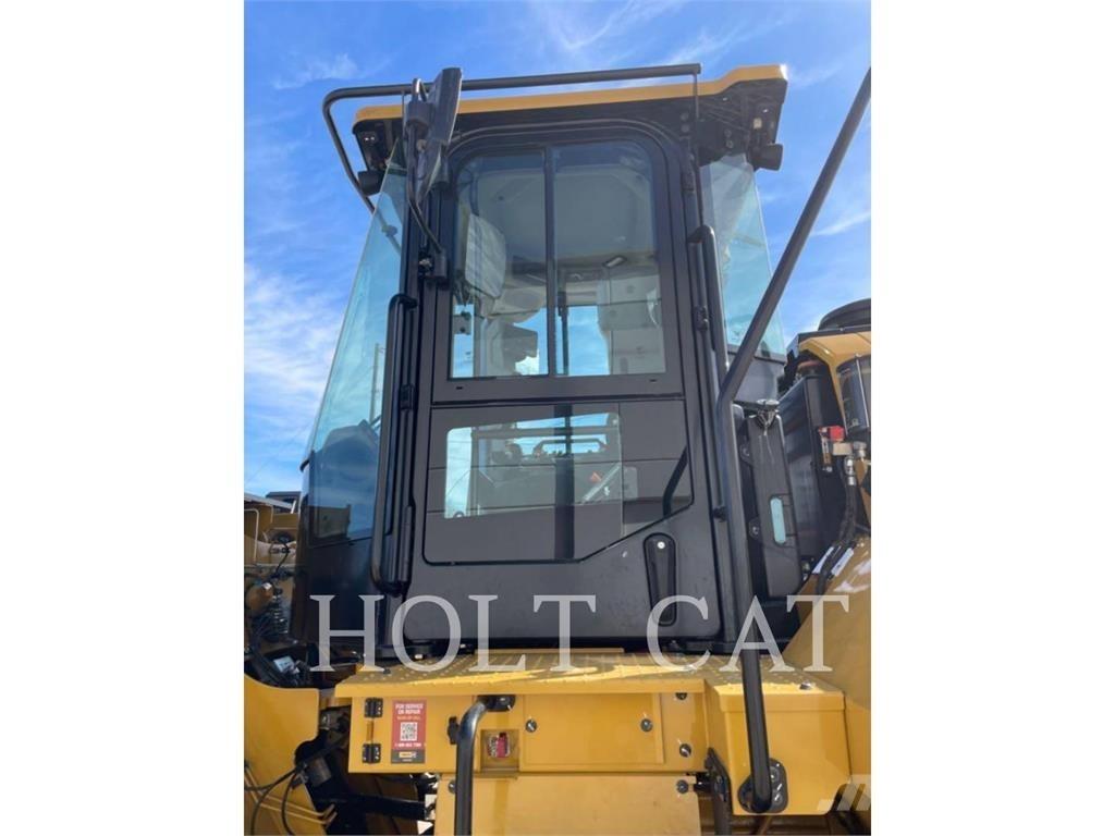 CAT 966 QC Gumikerekes homlokrakodók