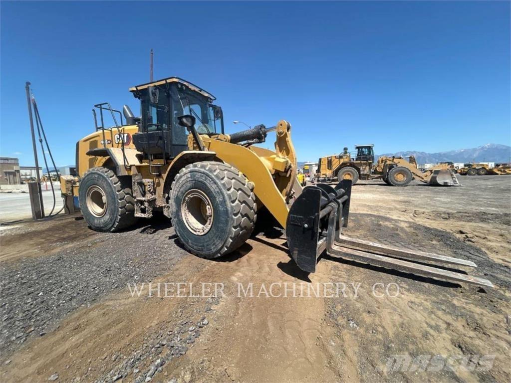 CAT 966 XE QC Gumikerekes homlokrakodók