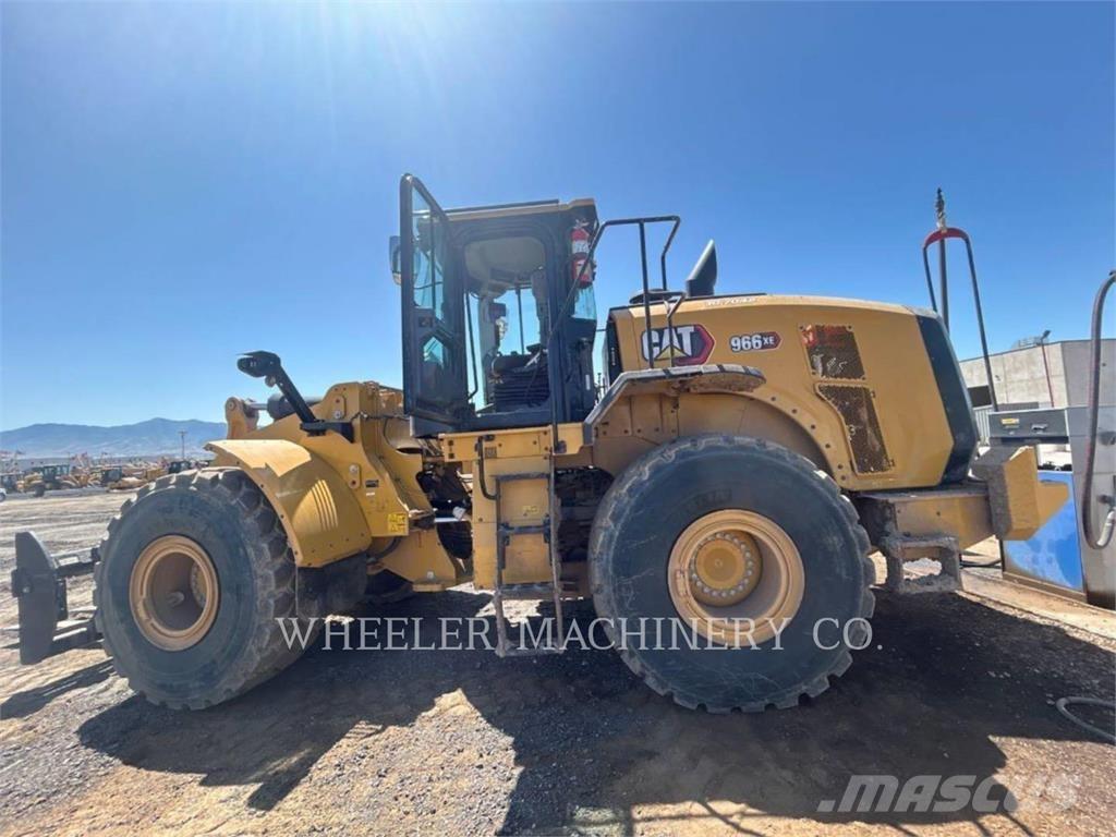 CAT 966 XE QC Gumikerekes homlokrakodók