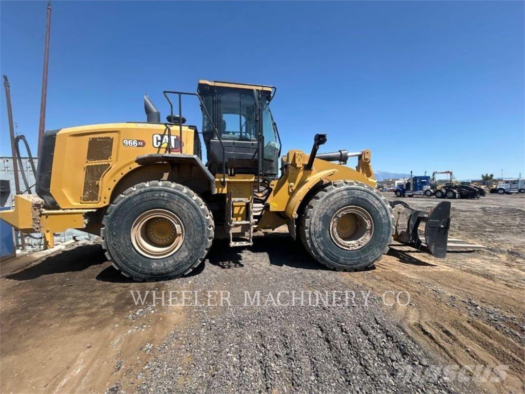CAT 966 XE QC Gumikerekes homlokrakodók