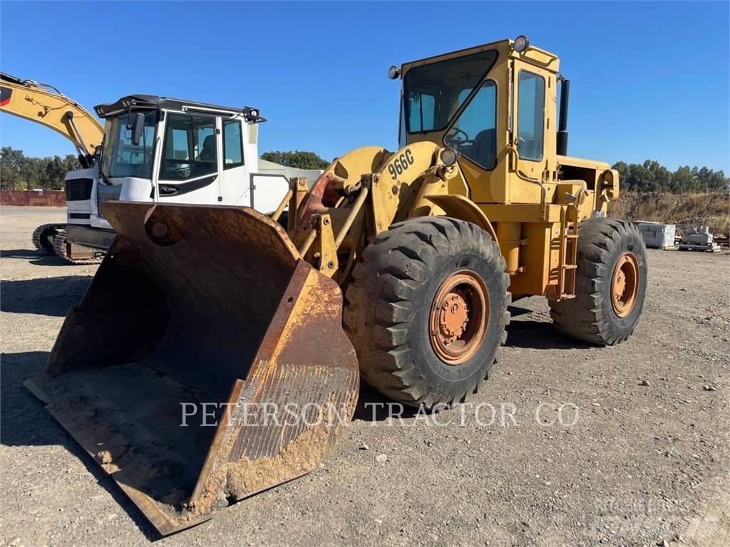CAT 966C Gumikerekes homlokrakodók