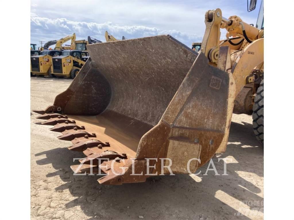 CAT 966G Gumikerekes homlokrakodók
