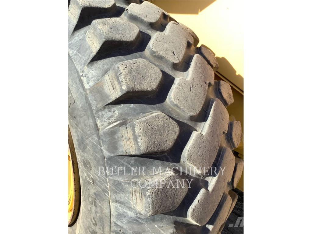 CAT 966G Gumikerekes homlokrakodók