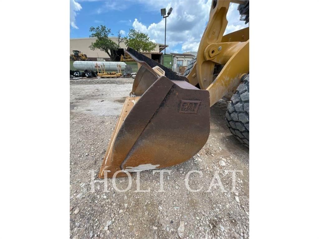 CAT 966GC Gumikerekes homlokrakodók