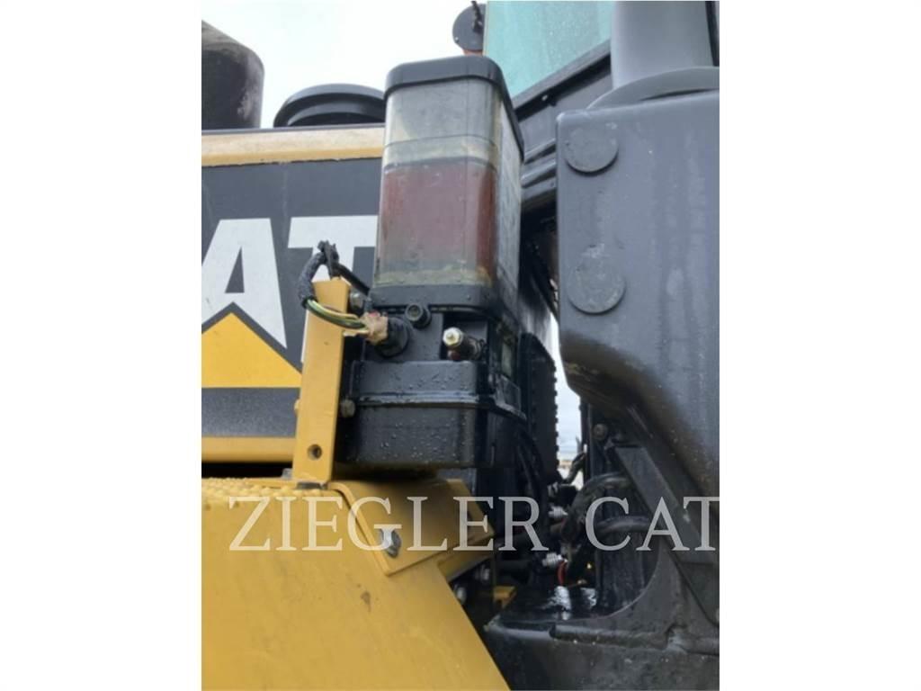 CAT 966K Gumikerekes homlokrakodók