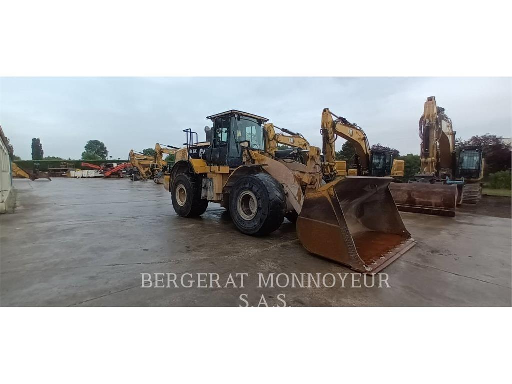 CAT 966K Gumikerekes homlokrakodók