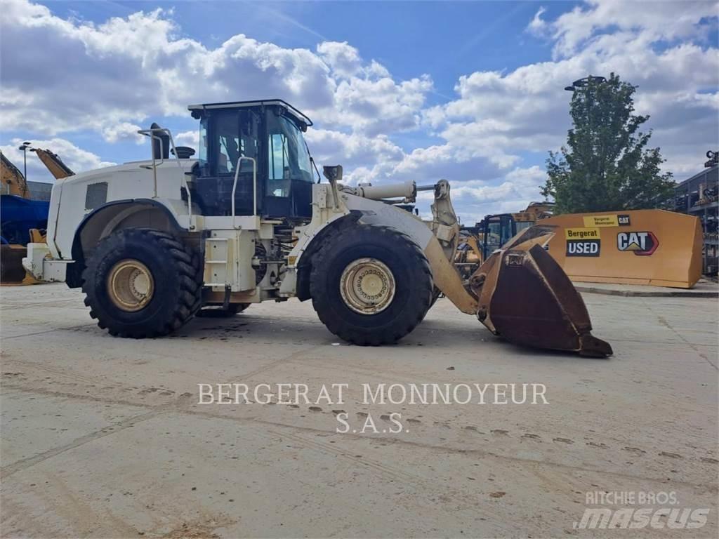 CAT 966M Gumikerekes homlokrakodók