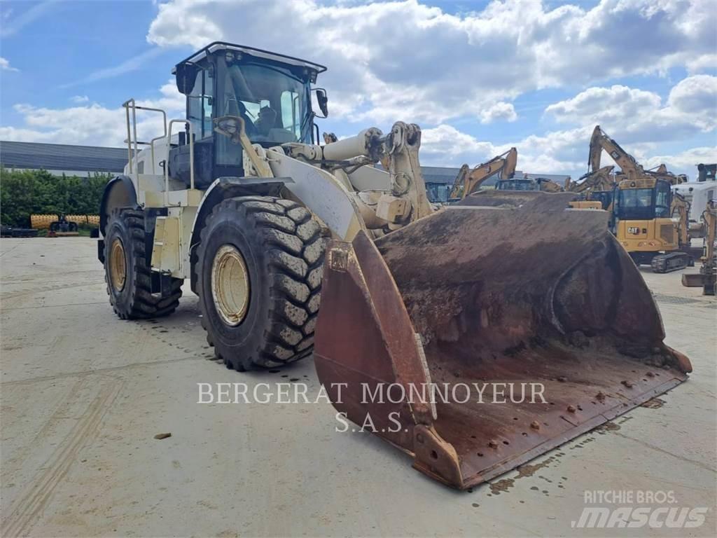 CAT 966M Gumikerekes homlokrakodók