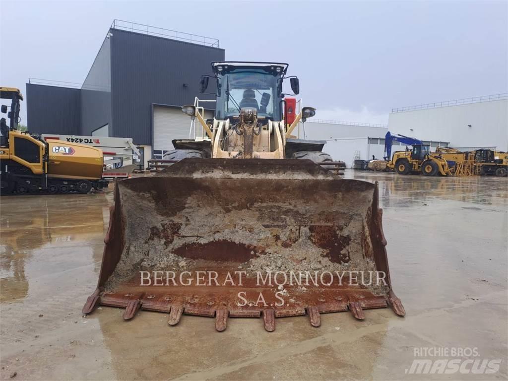 CAT 966M Gumikerekes homlokrakodók