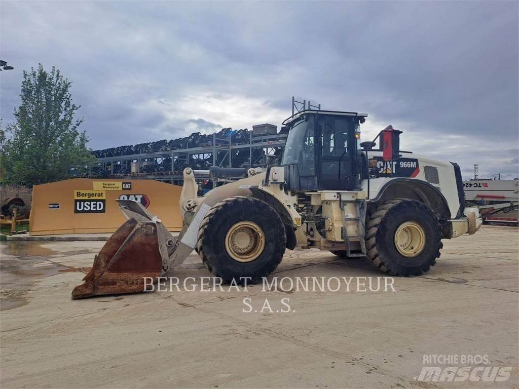 CAT 966M Gumikerekes homlokrakodók