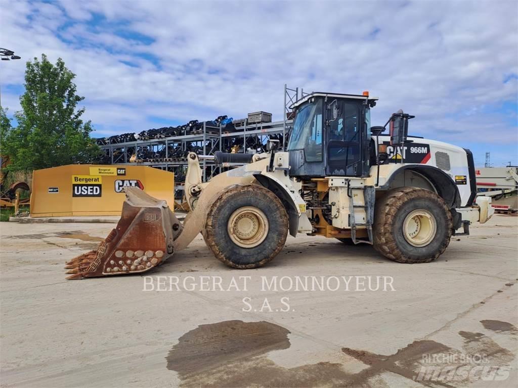 CAT 966M Gumikerekes homlokrakodók