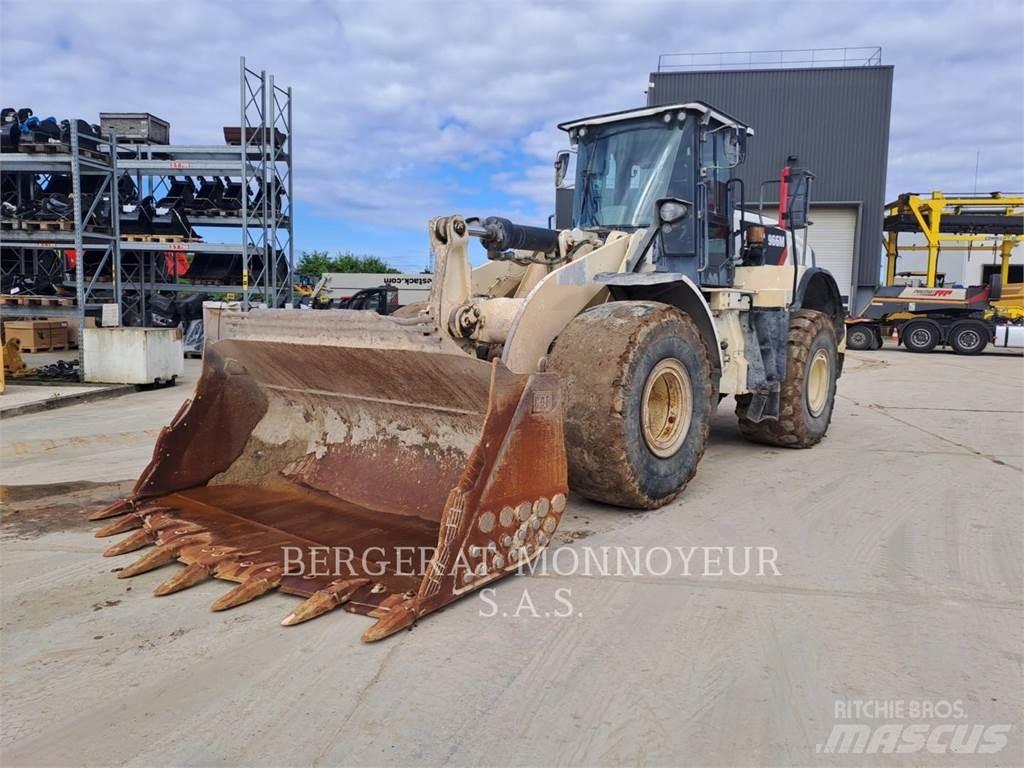 CAT 966M Gumikerekes homlokrakodók