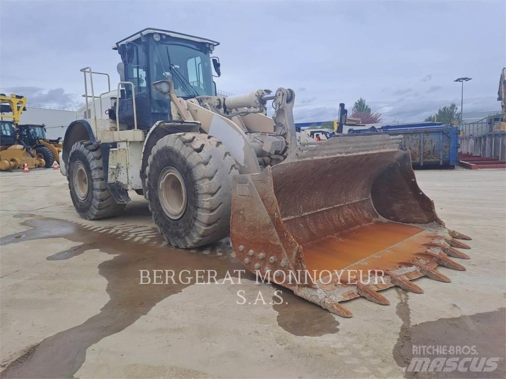 CAT 966M Gumikerekes homlokrakodók