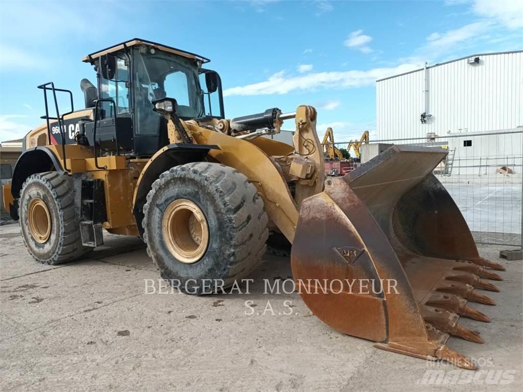 CAT 966M Gumikerekes homlokrakodók