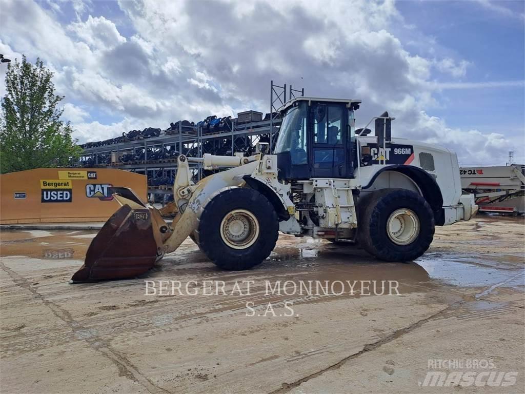 CAT 966M Gumikerekes homlokrakodók