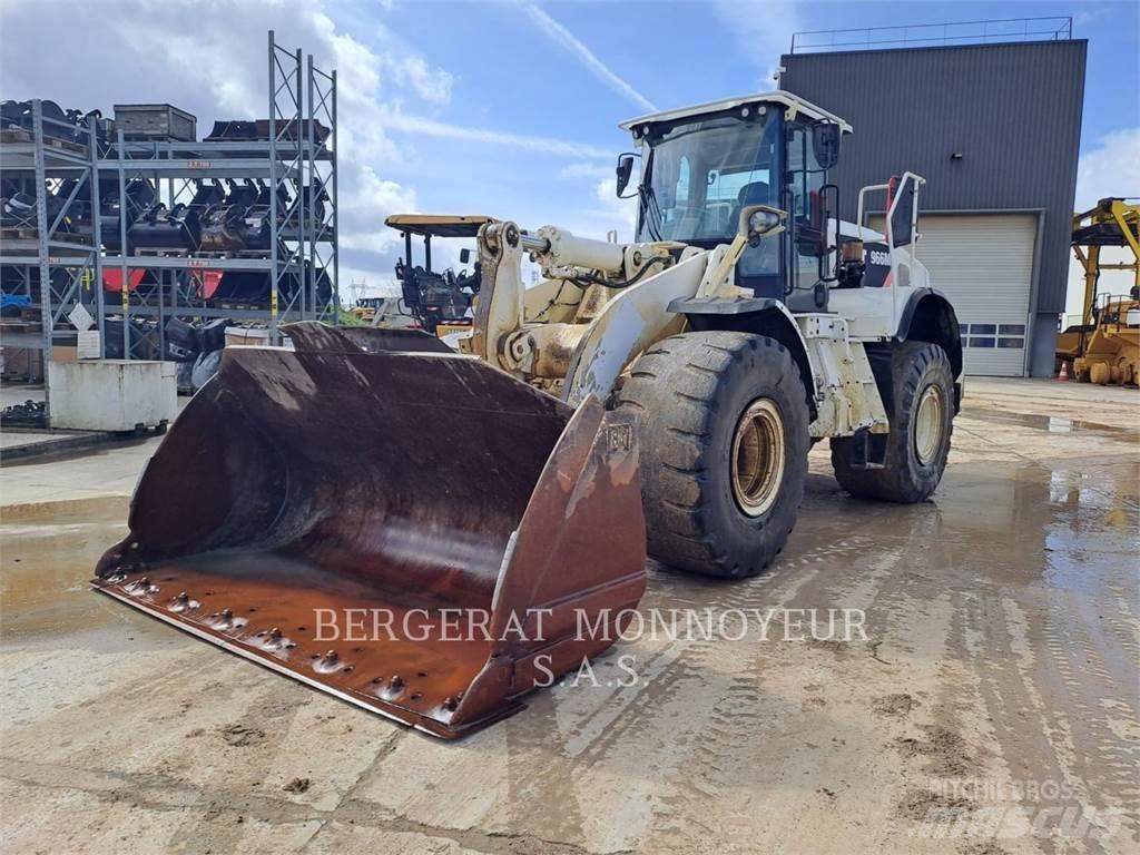 CAT 966M Gumikerekes homlokrakodók