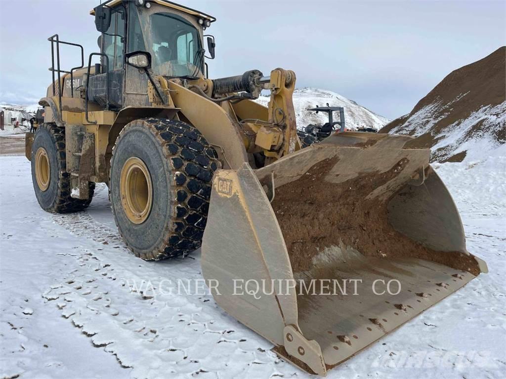 CAT 966M Gumikerekes homlokrakodók