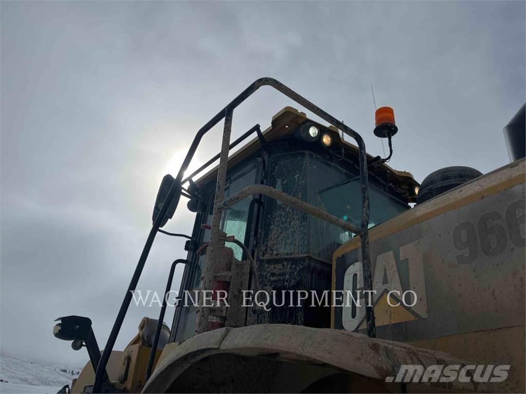 CAT 966M Gumikerekes homlokrakodók
