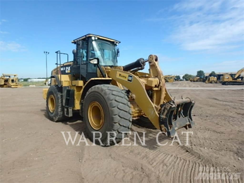 CAT 966M Gumikerekes homlokrakodók