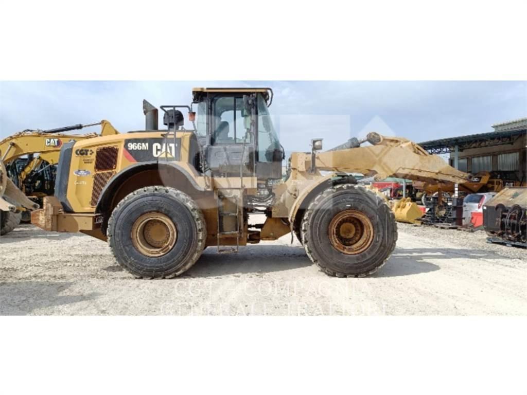 CAT 966M Gumikerekes homlokrakodók