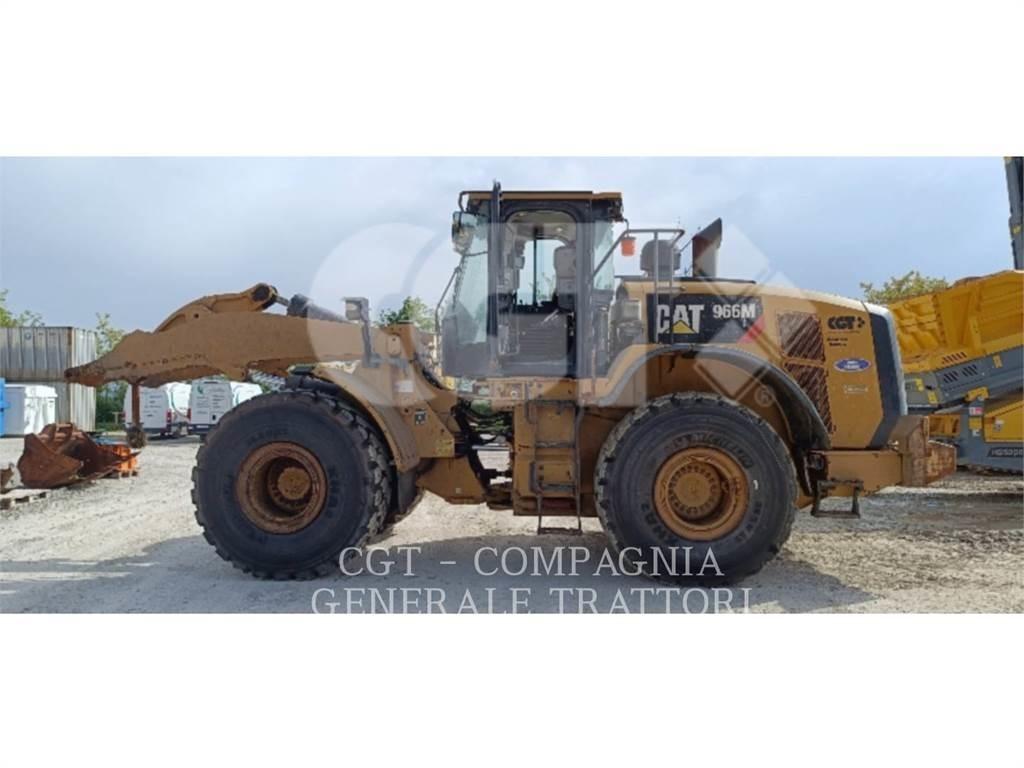 CAT 966M Gumikerekes homlokrakodók
