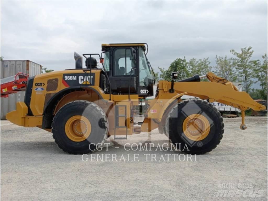 CAT 966M Gumikerekes homlokrakodók