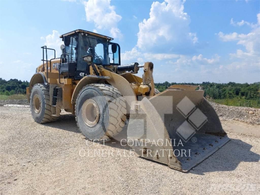 CAT 966M Gumikerekes homlokrakodók