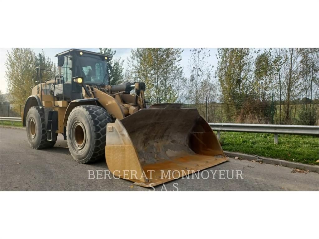 CAT 966M Gumikerekes homlokrakodók