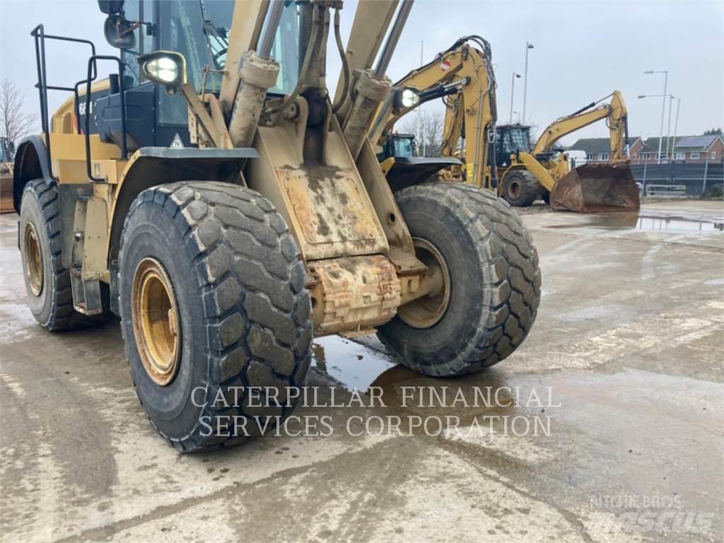 CAT 966M Gumikerekes homlokrakodók