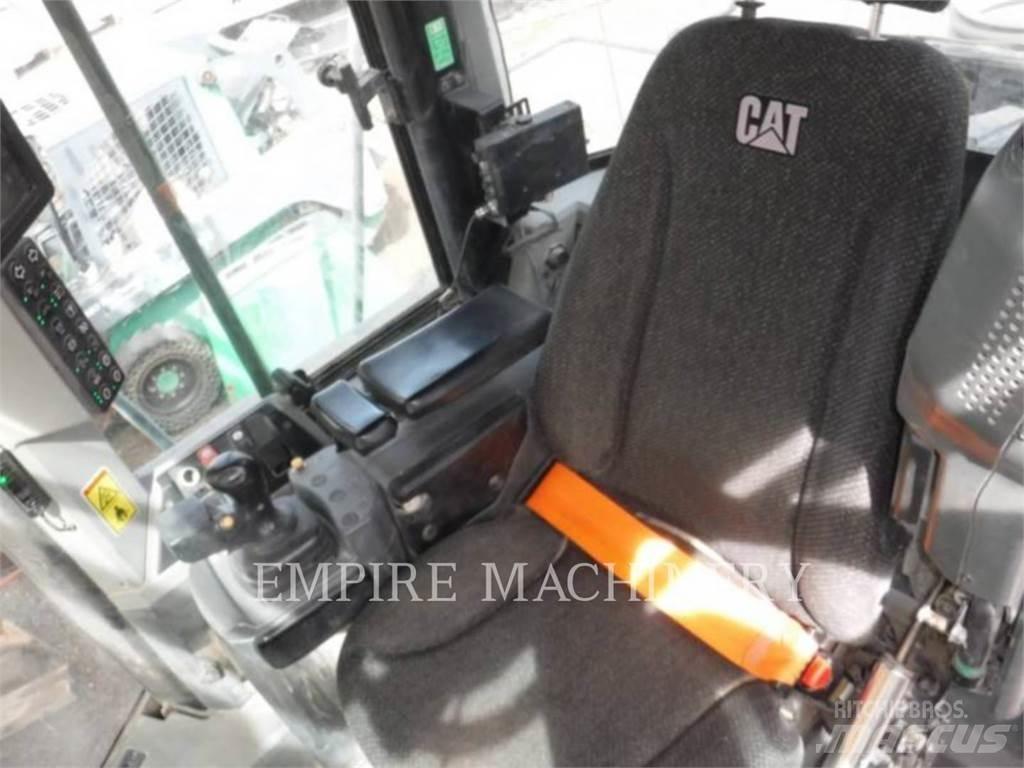 CAT 966M Gumikerekes homlokrakodók
