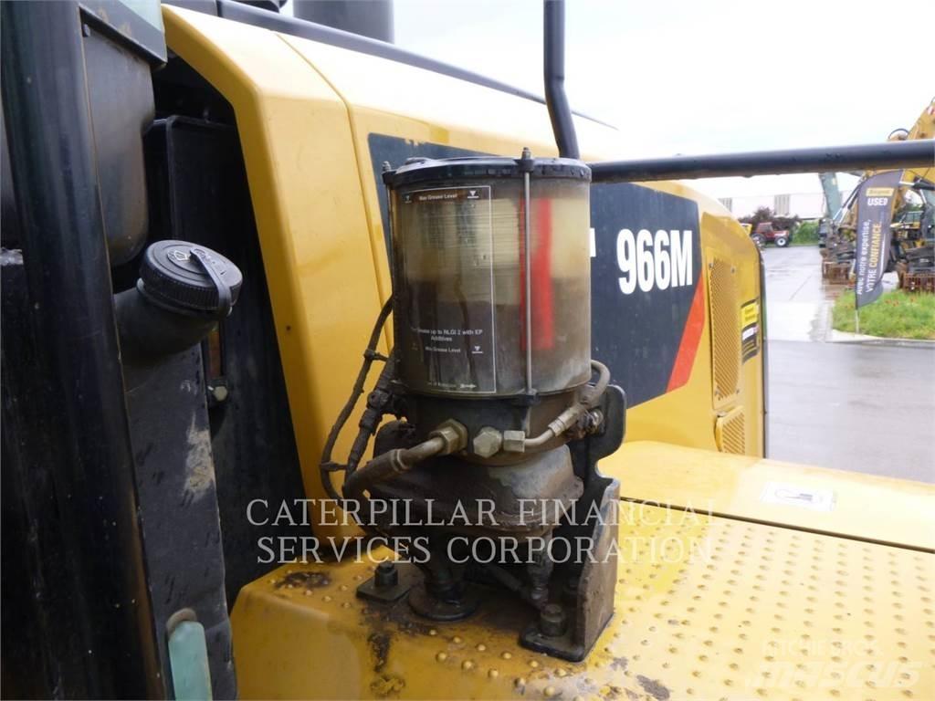 CAT 966M Gumikerekes homlokrakodók