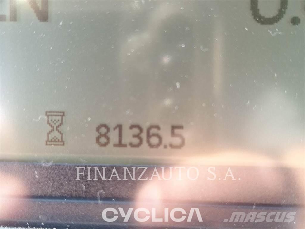 CAT 966M Gumikerekes homlokrakodók