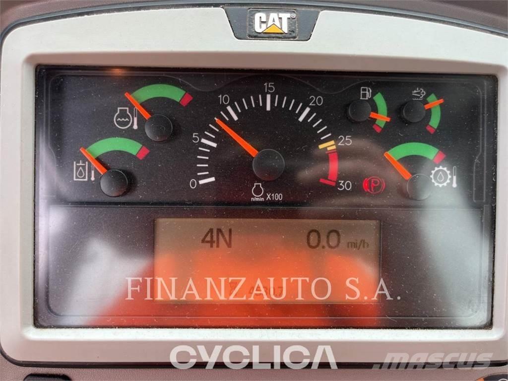 CAT 966M Gumikerekes homlokrakodók