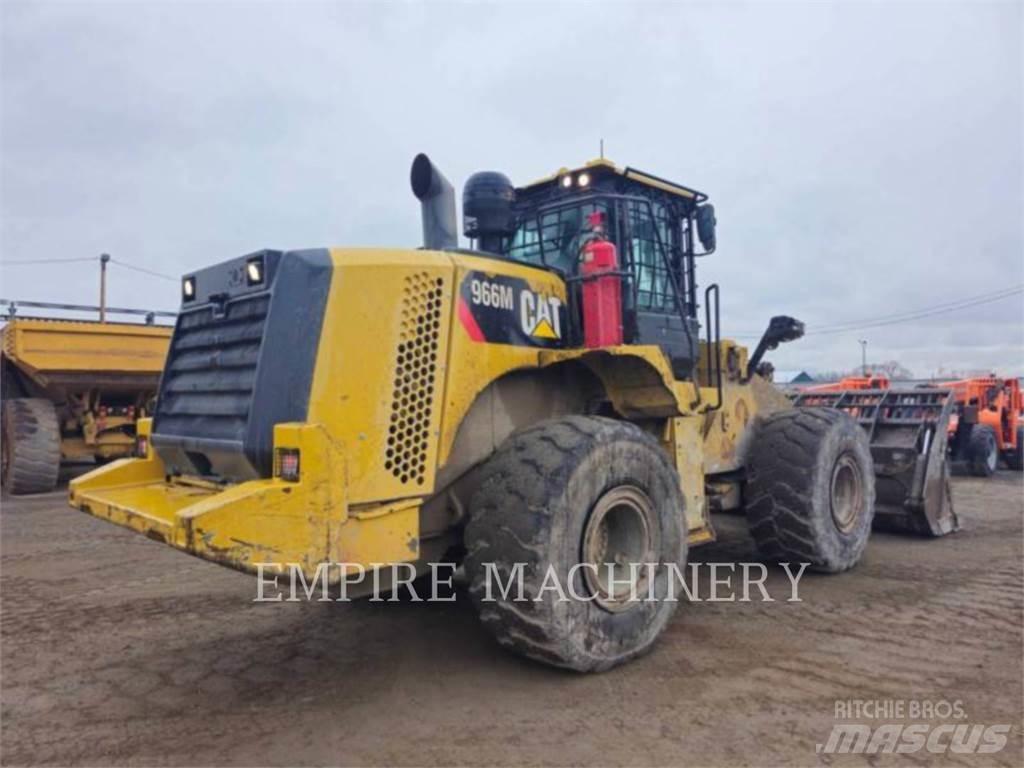CAT 966M Gumikerekes homlokrakodók
