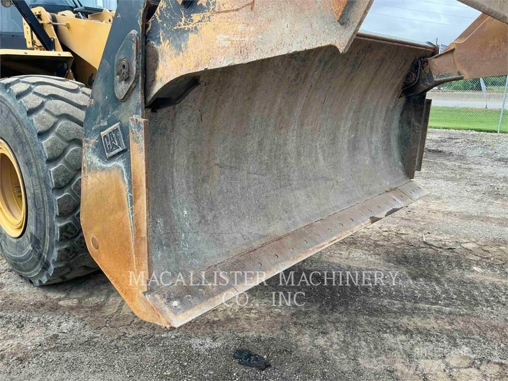 CAT 966M Gumikerekes homlokrakodók