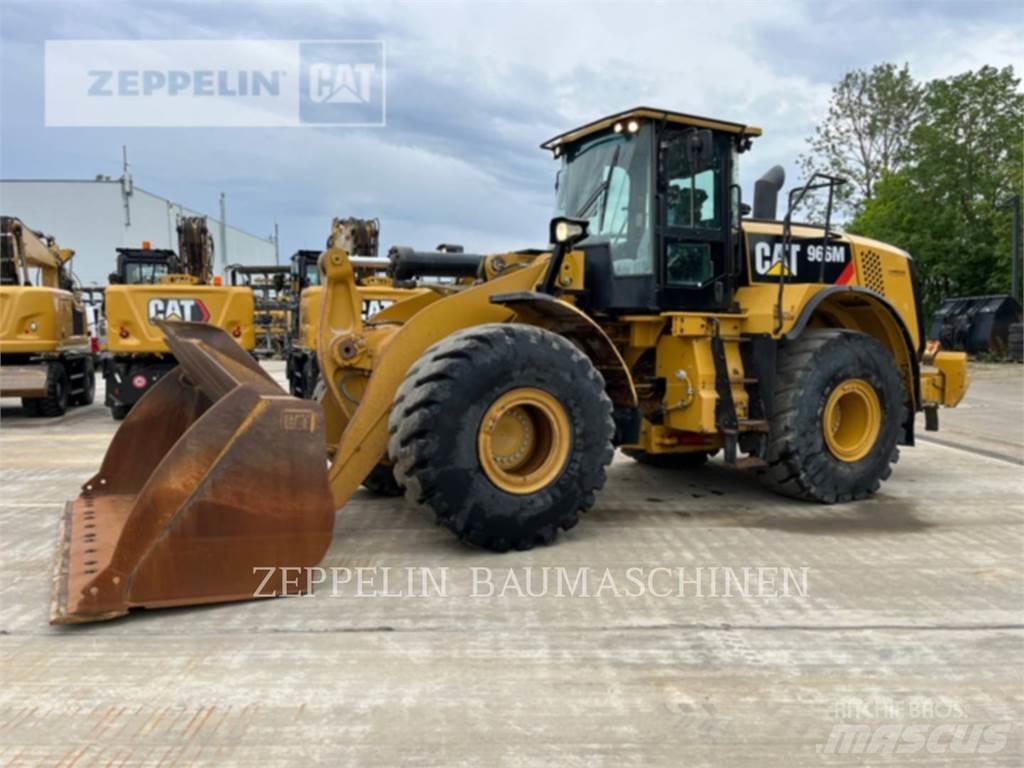 CAT 966M Gumikerekes homlokrakodók